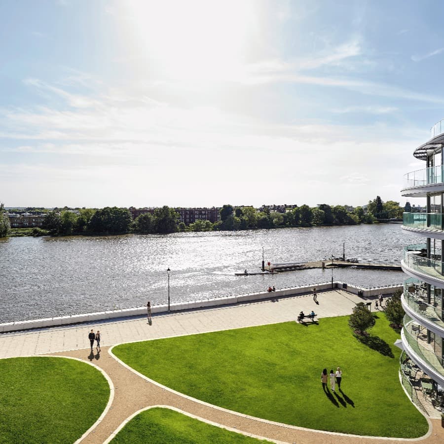 Cover Image for Riverside dining at BB Fulham Reach