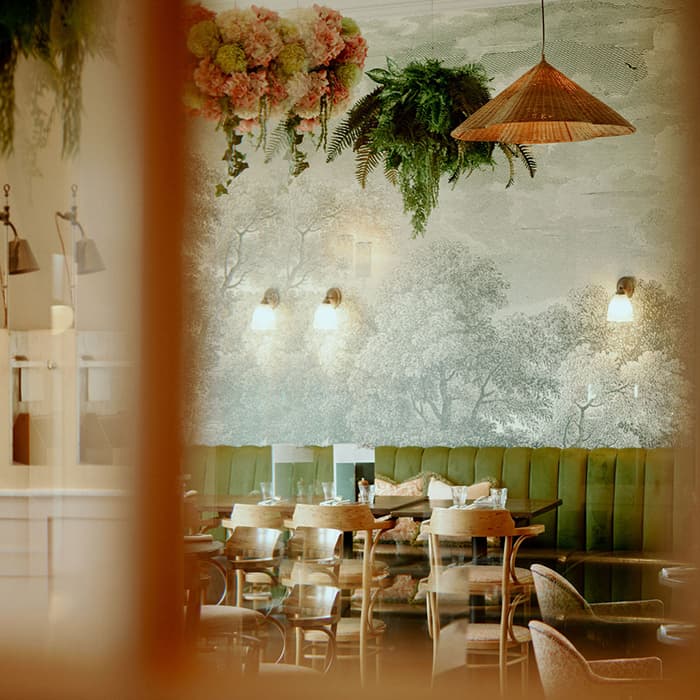 Cover Image for Raise a glass to Mum on 10th March