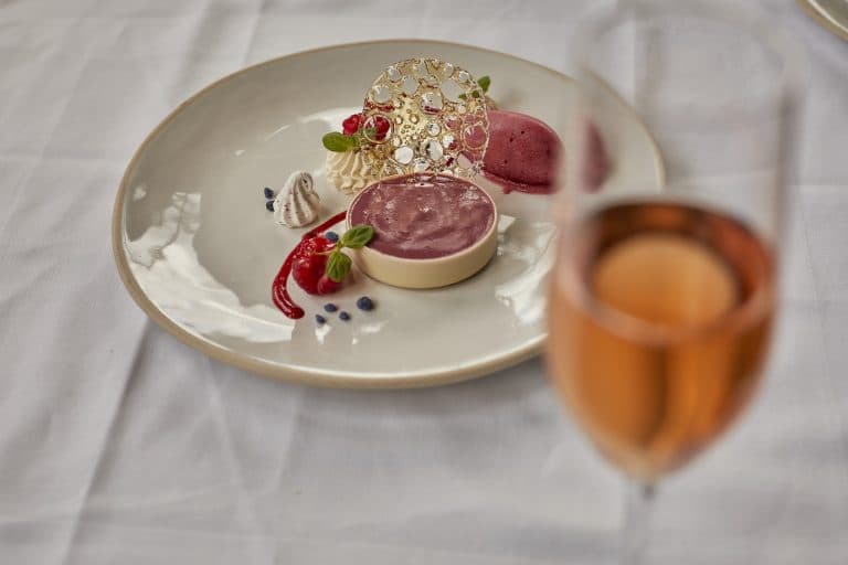 Cover Image for TOMBER AMOUREUX