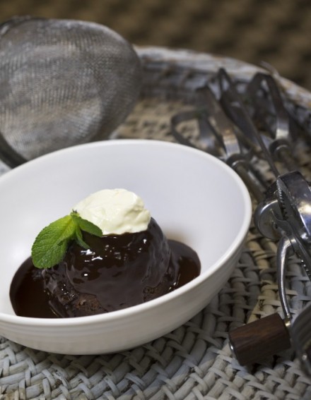 Steamed chocolate sponge pudding